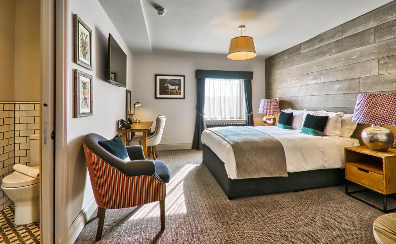 ホテル The Wellington Arms - Basingstoke-Reading Heckfield エクステリア 写真