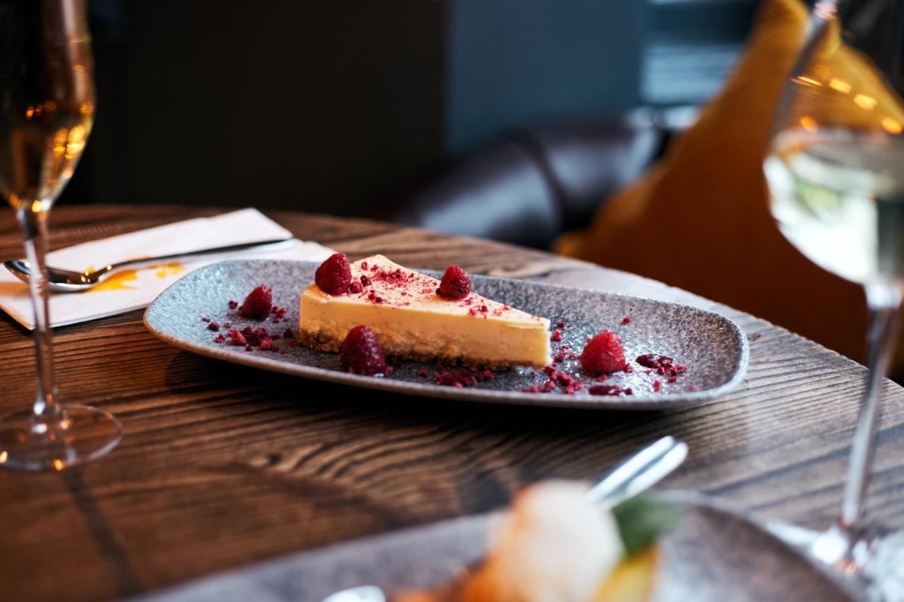 ホテル The Wellington Arms - Basingstoke-Reading Heckfield エクステリア 写真