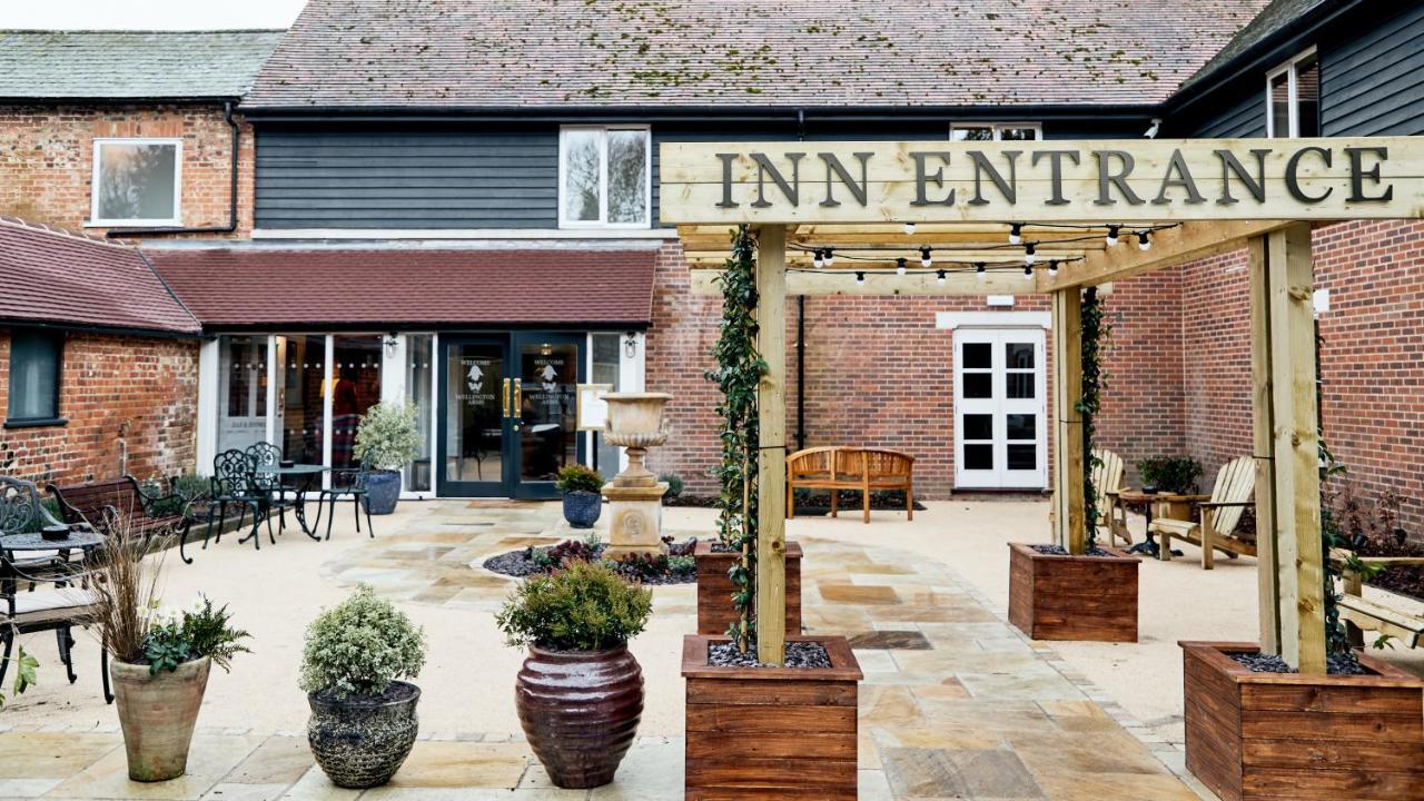 ホテル The Wellington Arms - Basingstoke-Reading Heckfield エクステリア 写真