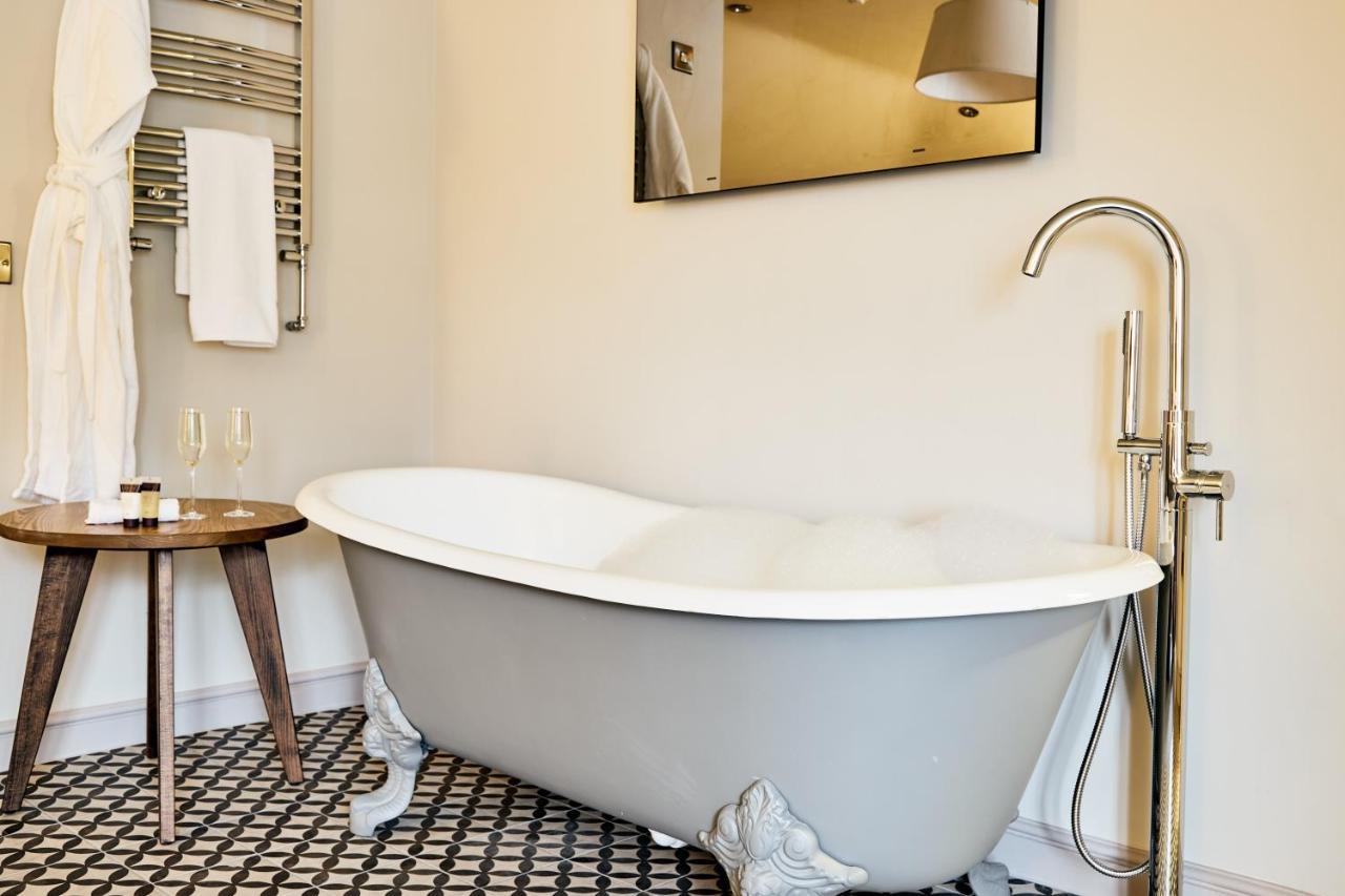 ホテル The Wellington Arms - Basingstoke-Reading Heckfield エクステリア 写真